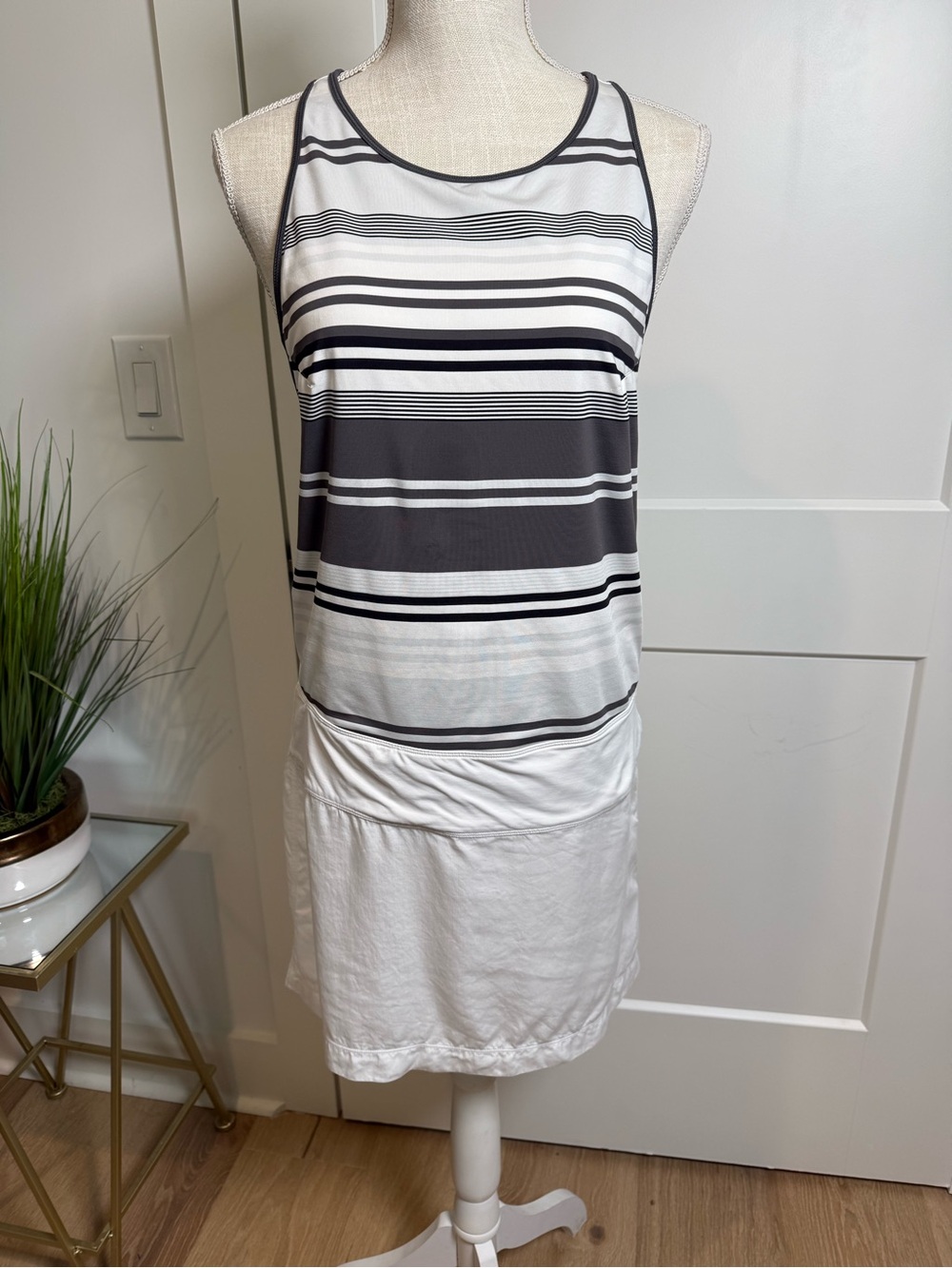 Lululemon Striped Racerback Tennis Dress White navy Athletic size 6